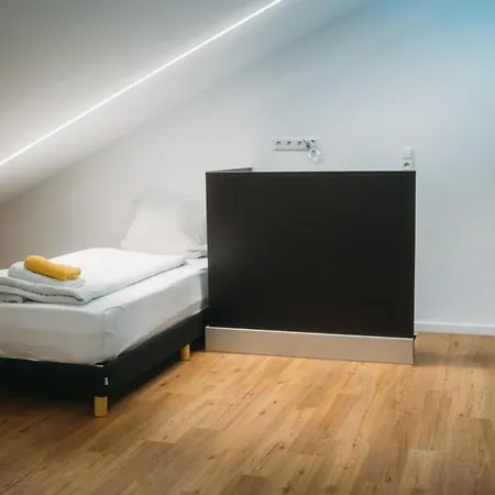 Schoene Aussicht Schwarz *